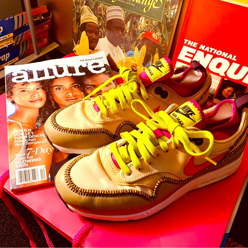 EC Like New Size 8 Nike Air Multi coloured, detailed, trendy, cool 🤩❤️⭐️